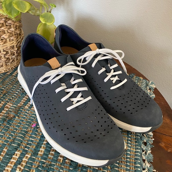 Clarks Unstructured Navy Sneaker US W12 Worn Once! - Picture 5 of 7